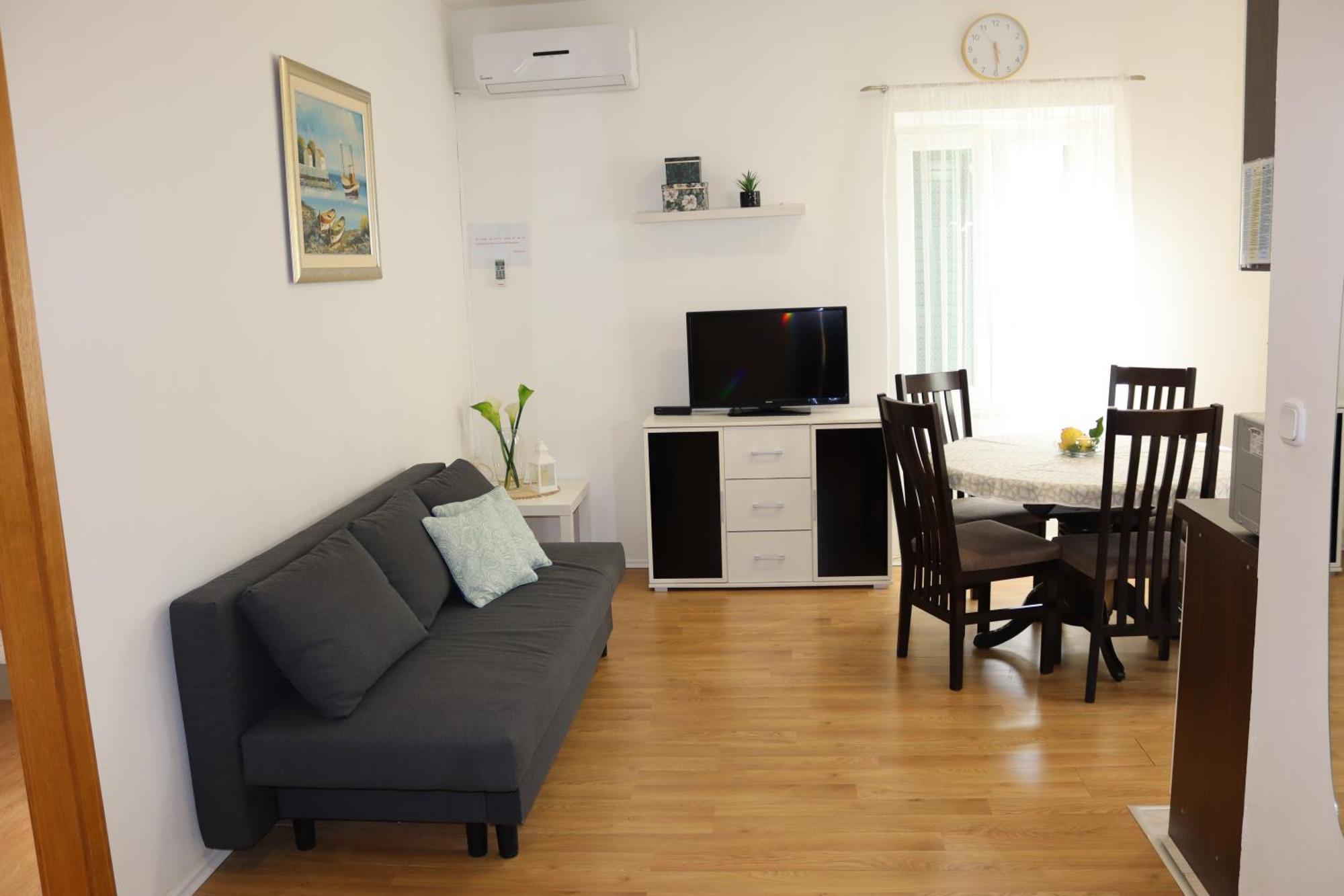 Cetina Apartament *